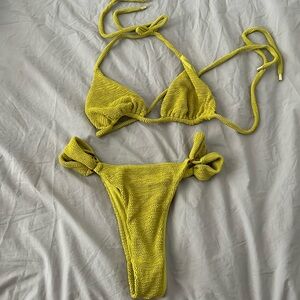 NWOT Monday Swimwear Lemongrass crinkle set sz V